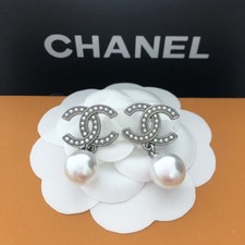 Women Enamel Flower Stud