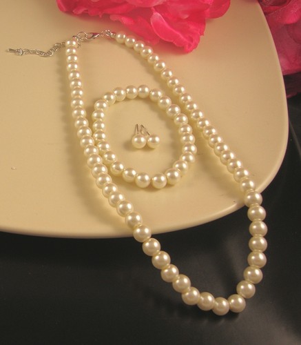 White cream glass pearl - or,